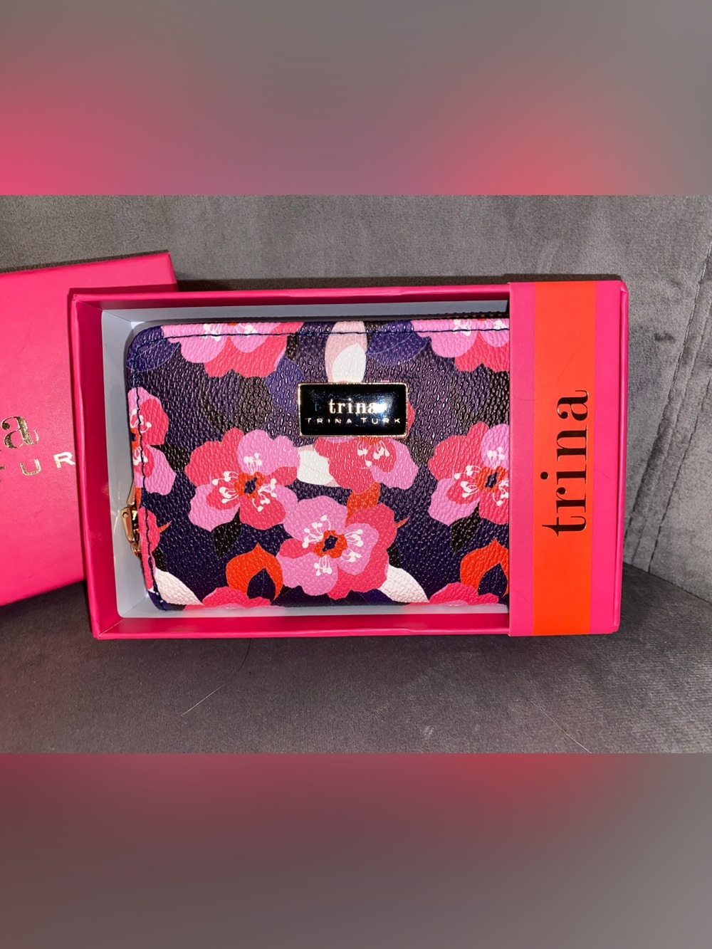 Trina Turk Narcissus Wallet in Box - Picture 5 of 8
